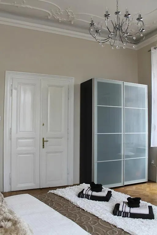 Royal Prague Apartment Celakovskeho Sady Repubblica Ceca